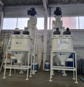 Фото с завода по производству смесей на основе гранатового песка